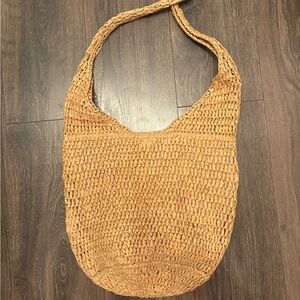 Straw tote bag